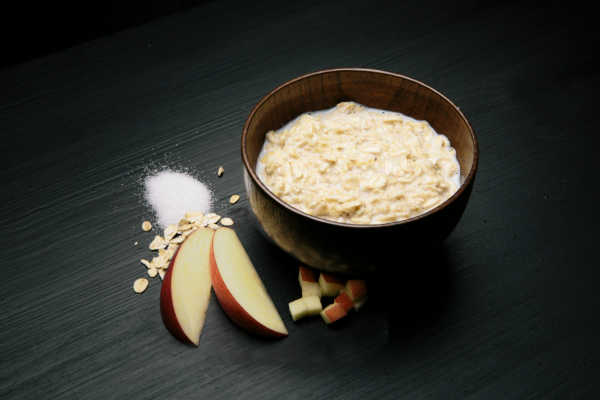Porridge with Apple and Cinnamon - 699 kcal - Real Field Meal