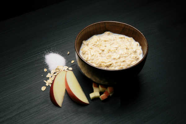 Porridge with Apple and Cinnamon - 699 kcal - Real Field Meal
